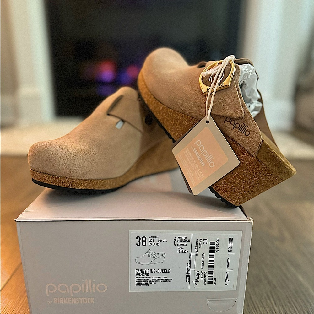 Birkenstock NWT in box "fanny ring-buckle wedge" SZ 38 (8-8.5) in Warm Sand